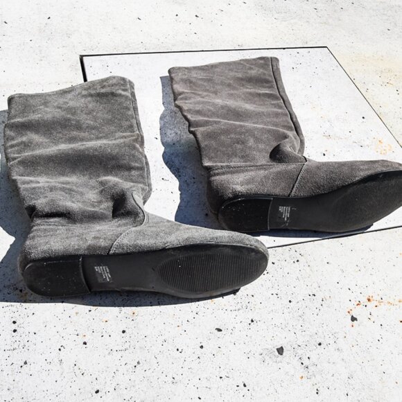 Style and Company Kasee just below the knee. Gray Suede Leather Boots Size 8.5M - Picture 2 of 3